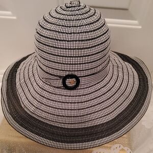 Vintage Betmar Beach Black/White Sun Hat Wide